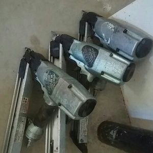 21/2strip nail gun Hitachi
